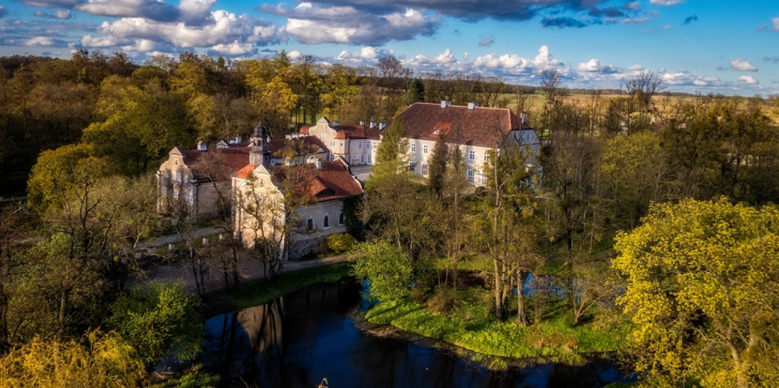 Palace Manor қонақ үй мейрамхана орналастыру пәтерлер нөмірлері Польша Мазуры